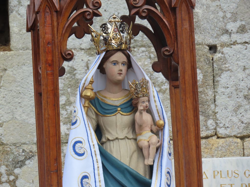 Vierge du Sanctuaire Notre-Dame de Toute-Aide